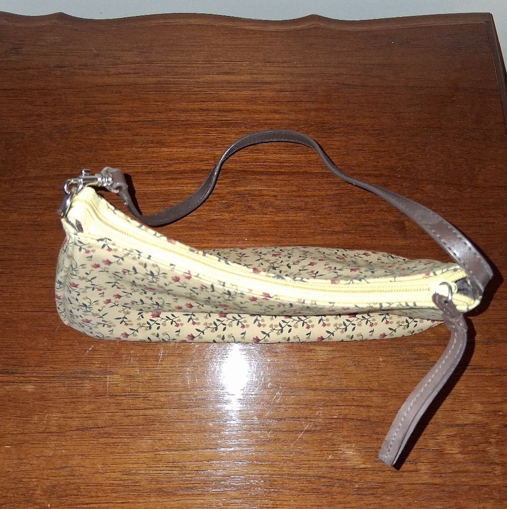Small Floral Hobo Style Bag - Picture 4 of 5